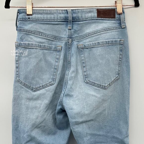 Hollister Ultra High-Rise Distressed Mom Jeans Size 26 - Picture 3 of 6